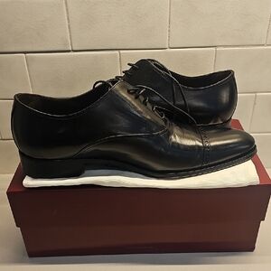 To Boot Black Leather Oxfords Only Worn Twice. Box And Dust Bag Included